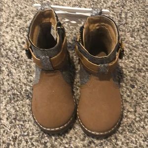 Koala Kids boots size 4 NWT